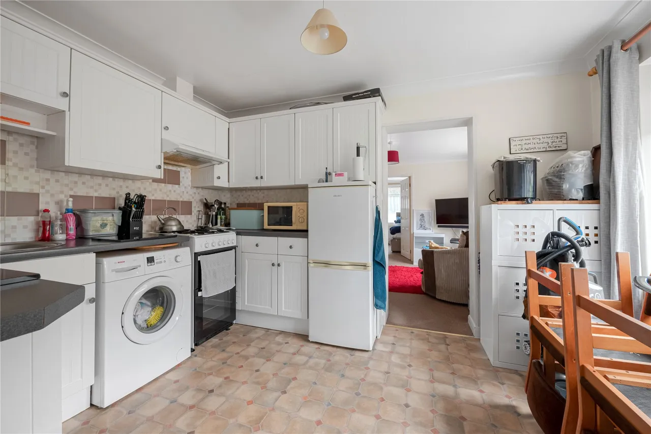Fenns Lane, West End, GU24, photo 29