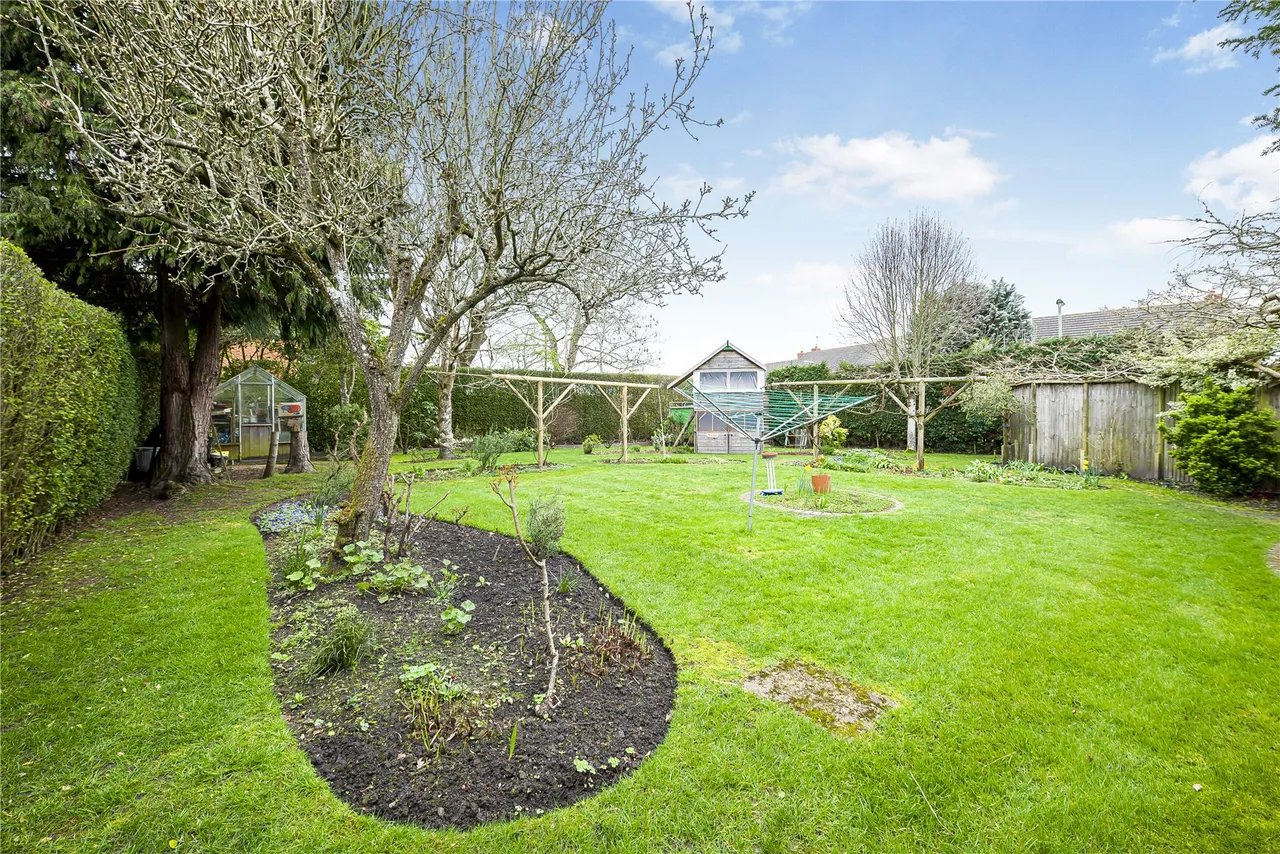 Fenns Lane, West End, GU24, photo 8