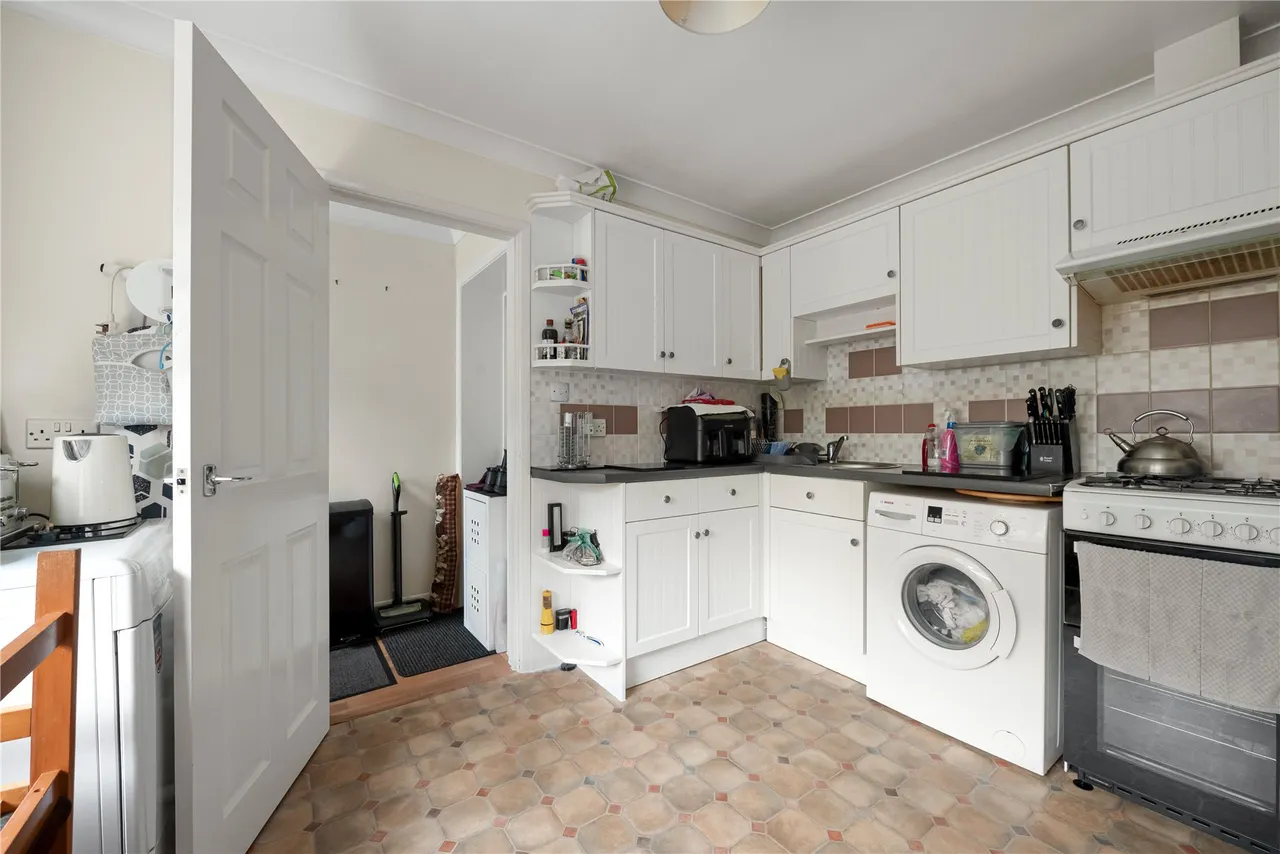 Fenns Lane, West End, GU24, photo 27