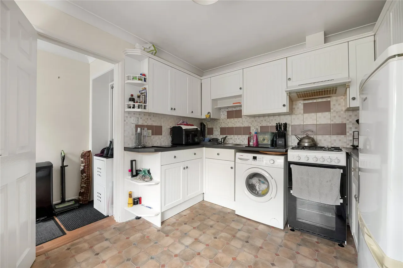 Fenns Lane, West End, GU24, photo 28