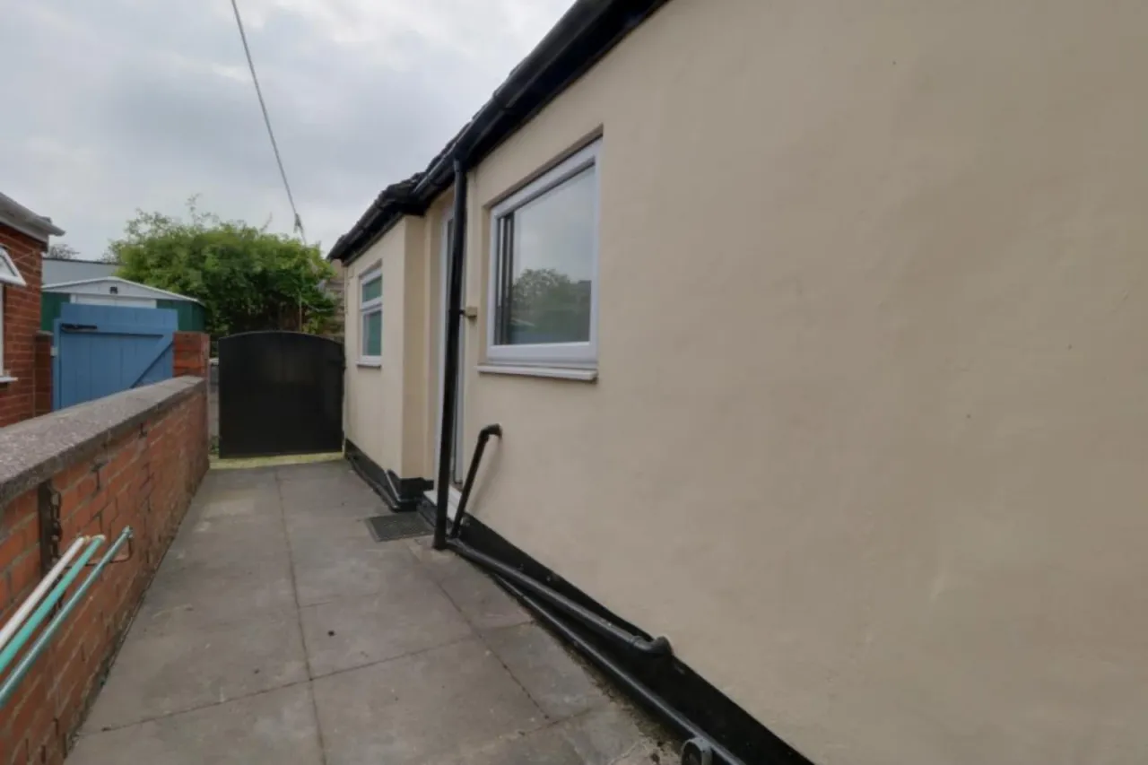 Jervison Street, Stoke-on-trent, photo 10