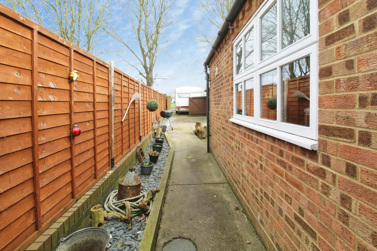 London Road, Dereham, NR19, photo 19