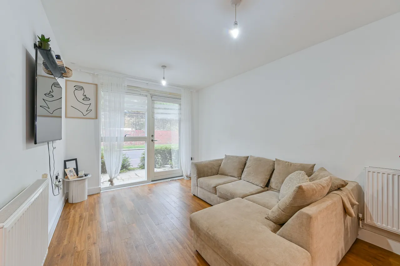 6 Ferdinand Court, Adenmore Road, London, photo 3