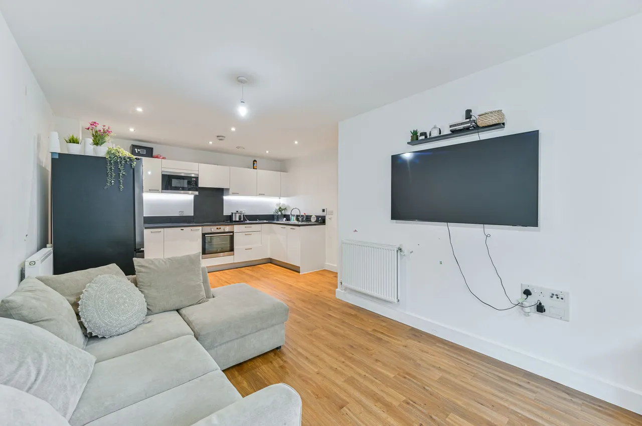 6 Ferdinand Court, Adenmore Road, London, photo 7