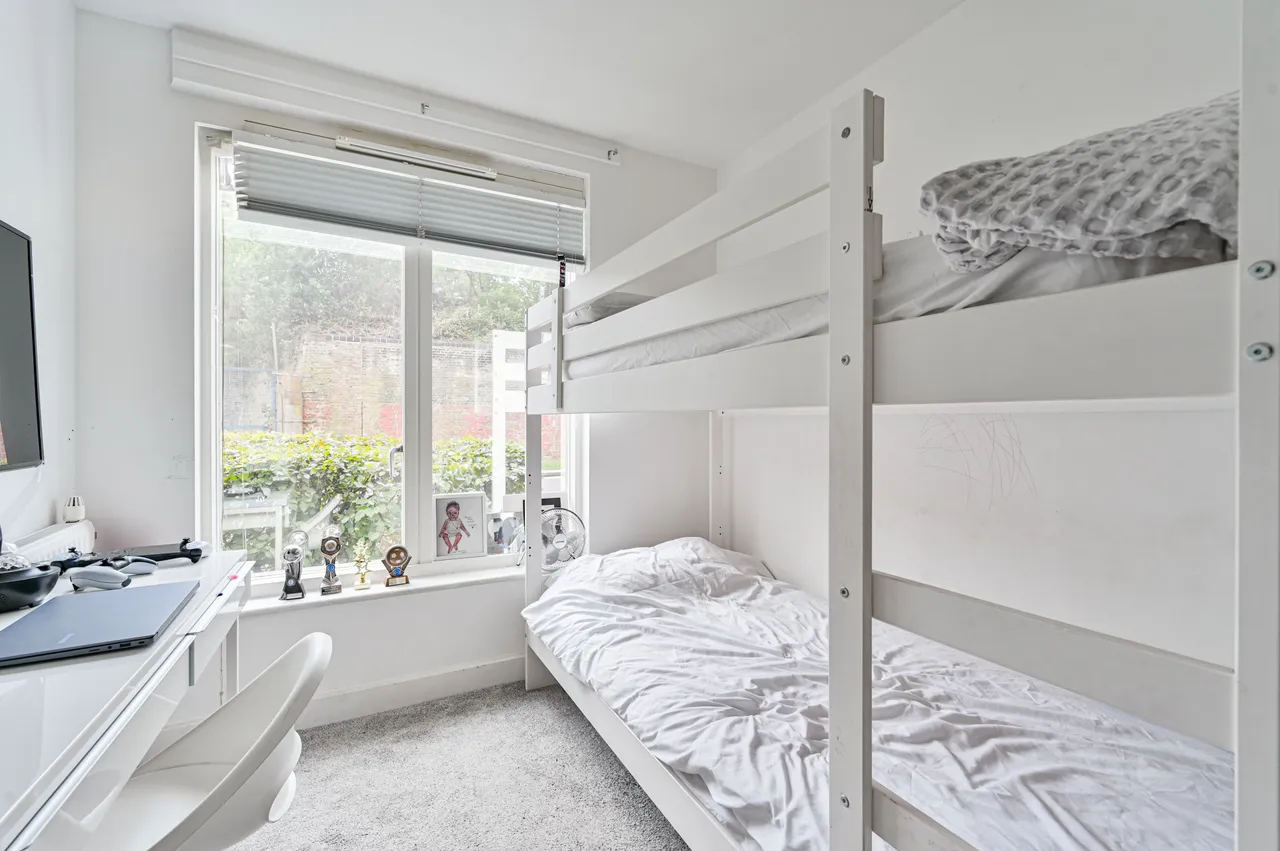 6 Ferdinand Court, Adenmore Road, London, photo 6