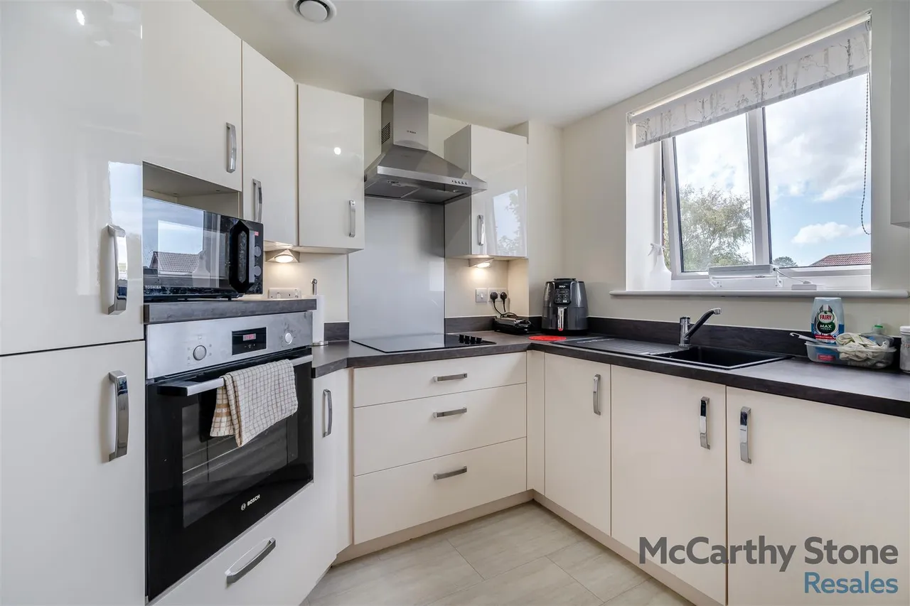 Burlington Gardens, Leyland, PR25, photo 7