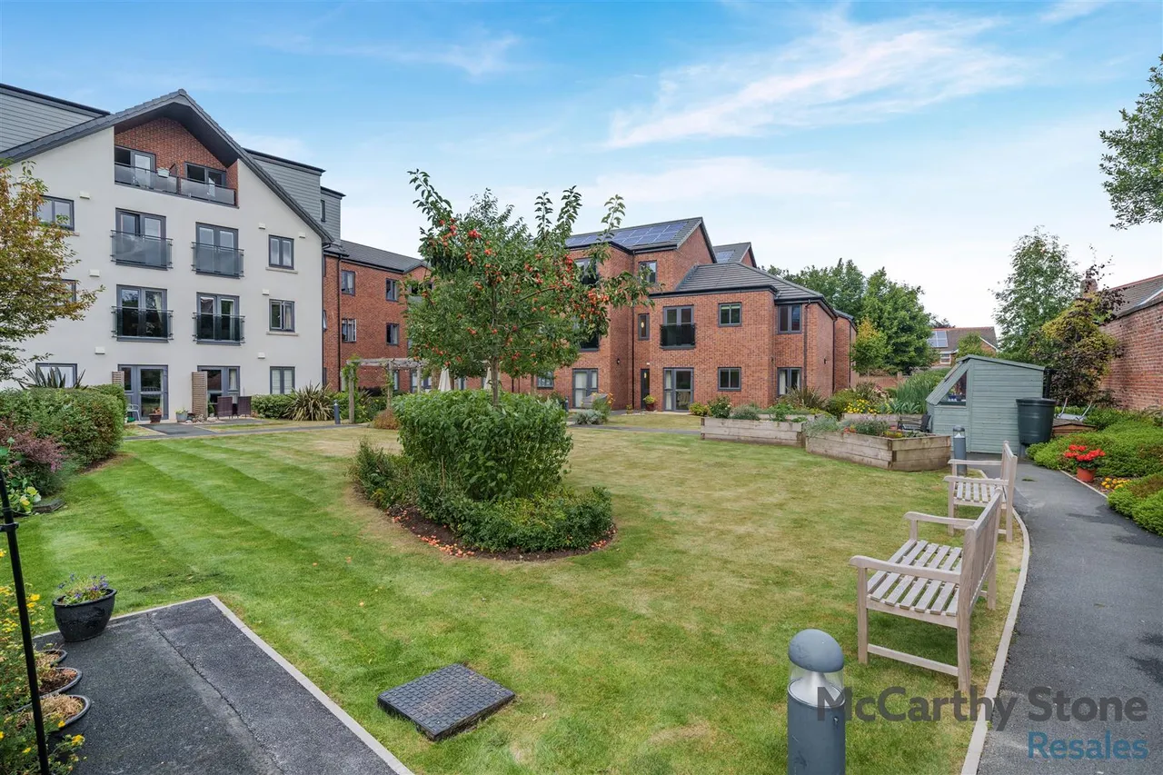 Burlington Gardens, Leyland, PR25, photo 23