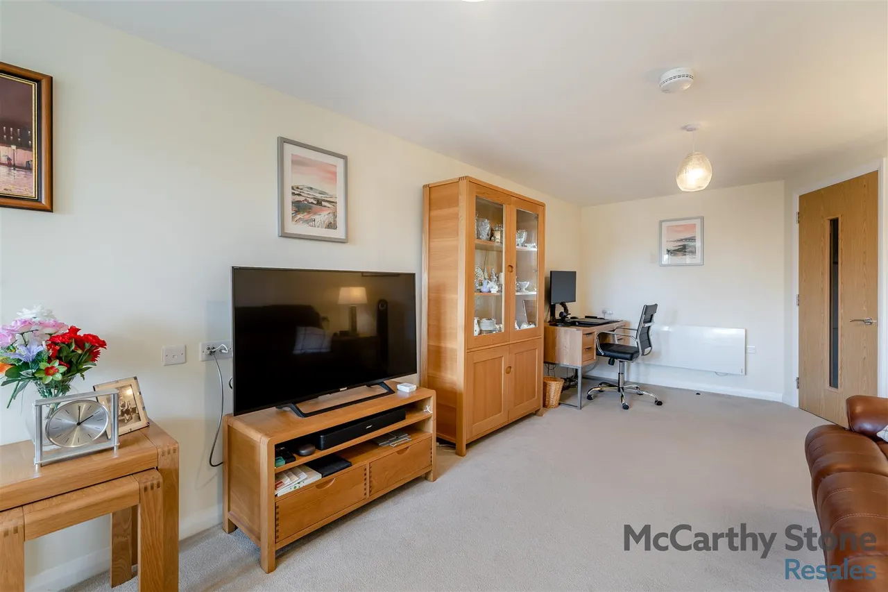 Burlington Gardens, Leyland, PR25, photo 6