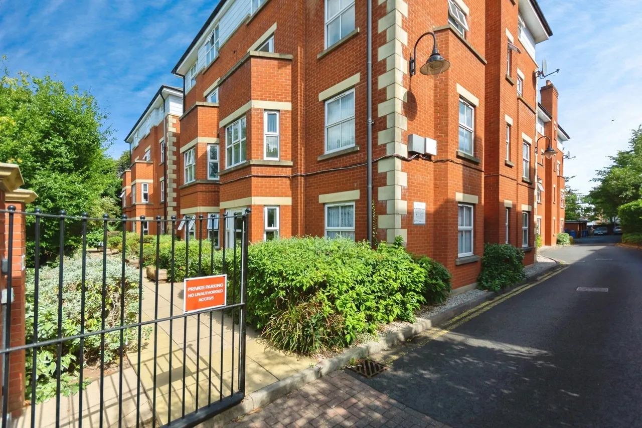 Warwick Road, Solihull, B92, photo 17