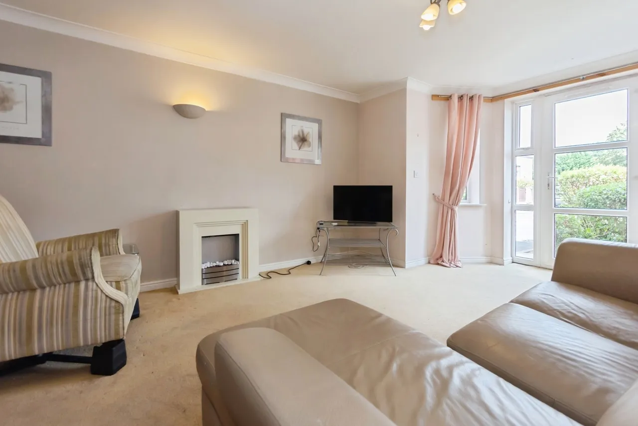Warwick Road, Solihull, B92, photo 3