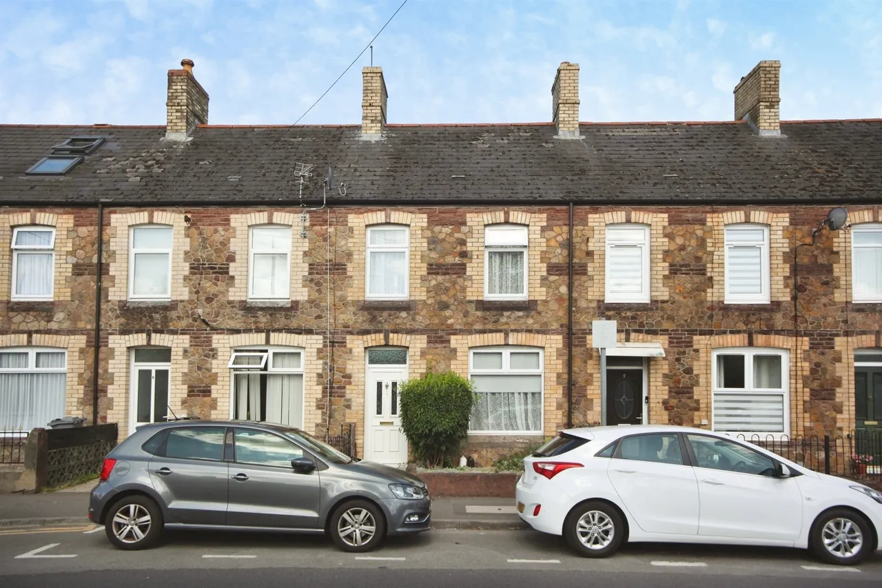 2 bed house for sale — Gabalfa Road, Cardiff