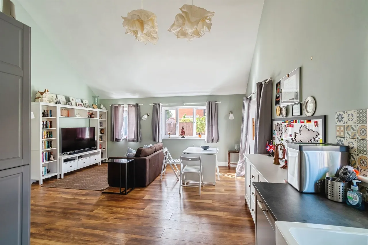 Beanacre Road, Melksham, photo 5