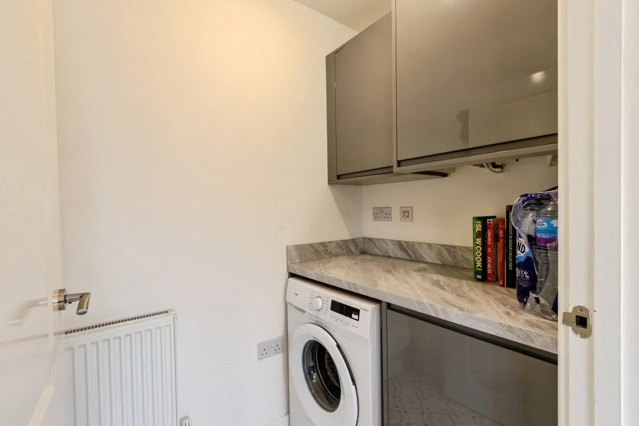 Stanley Hall Drive, Wakefield, West Yorkshire, WF1, photo 9