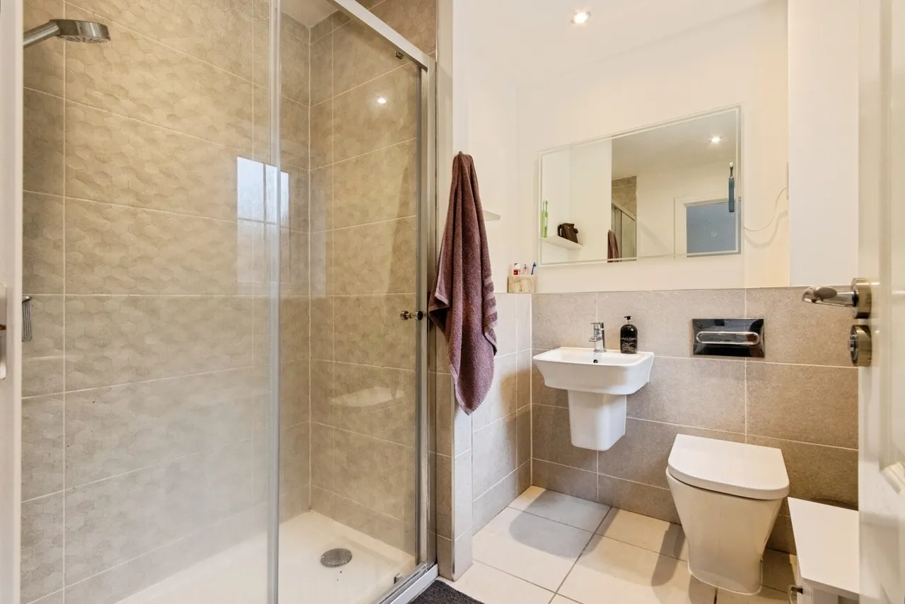 Stanley Hall Drive, Wakefield, West Yorkshire, WF1, photo 13