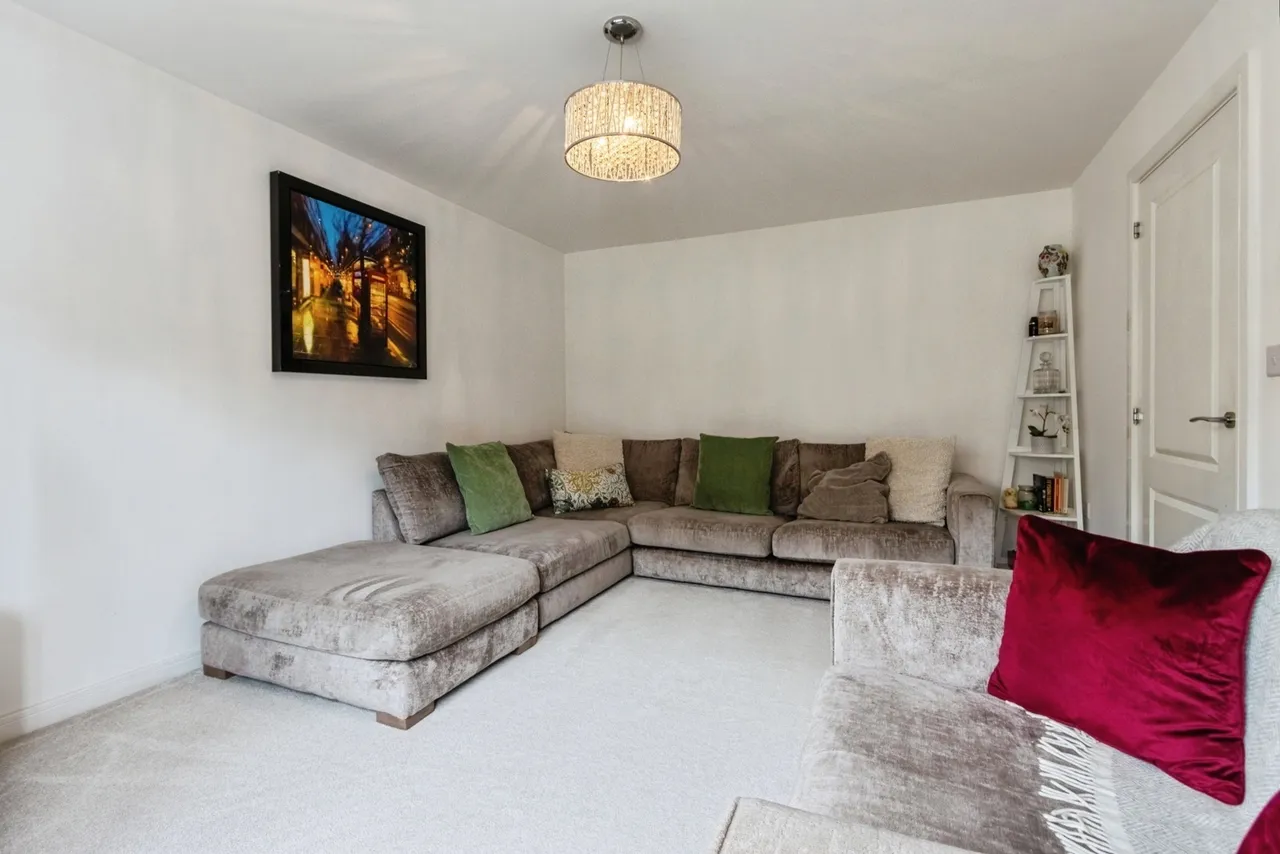 Stanley Hall Drive, Wakefield, West Yorkshire, WF1, photo 5
