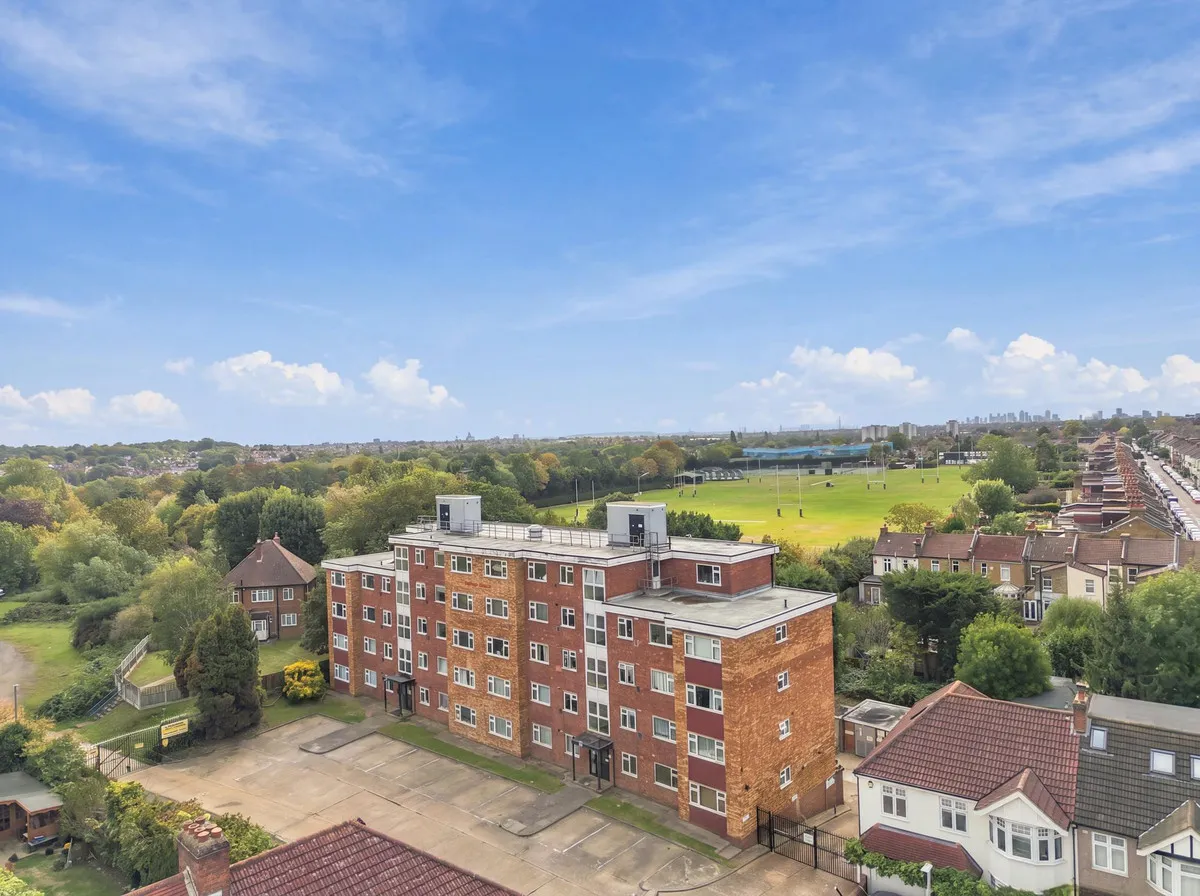 Durham Avenue, Woodford Green, IG8, photo 12