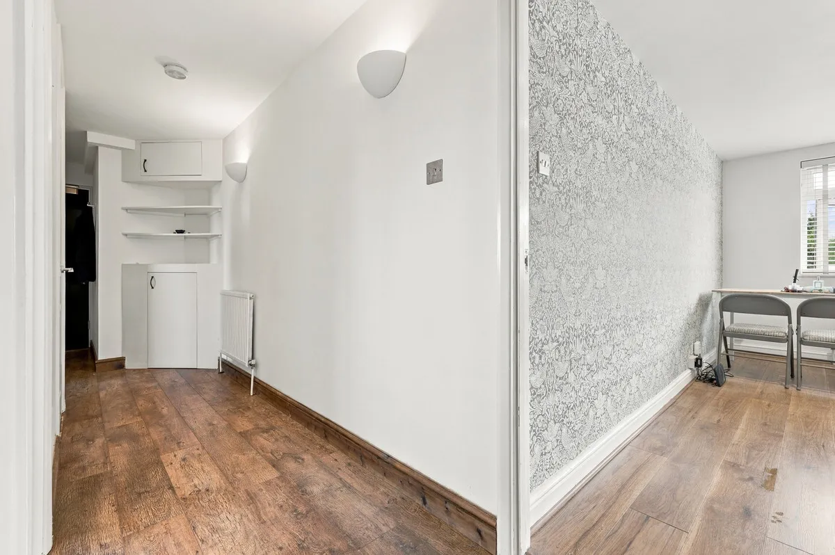Durham Avenue, Woodford Green, IG8, photo 2