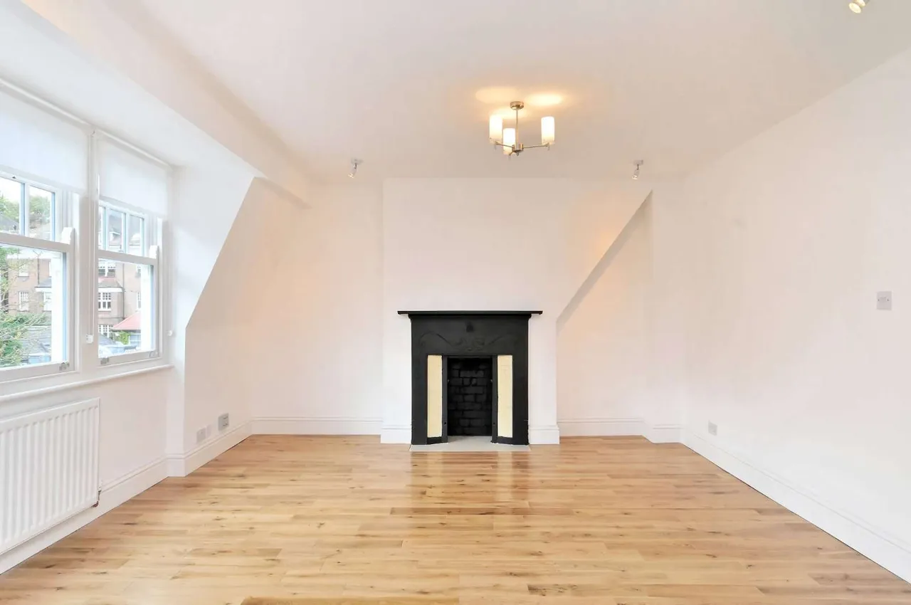 3 bed flat to rent — Glenilla Road, Belsize Park, London, NW3 4AJ