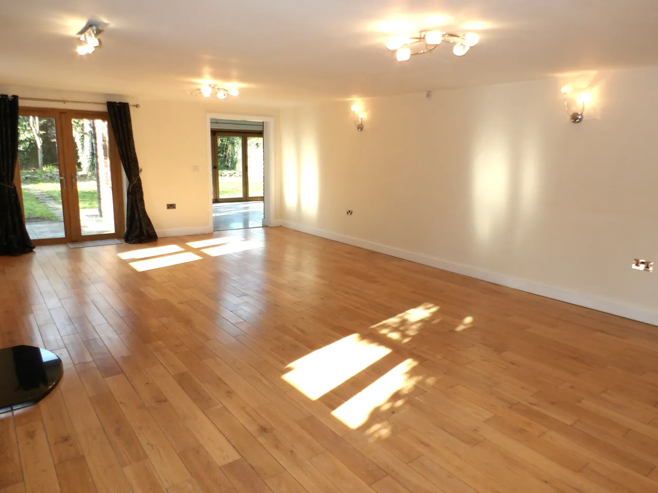 Main Street, Shelton, NG23, photo 4