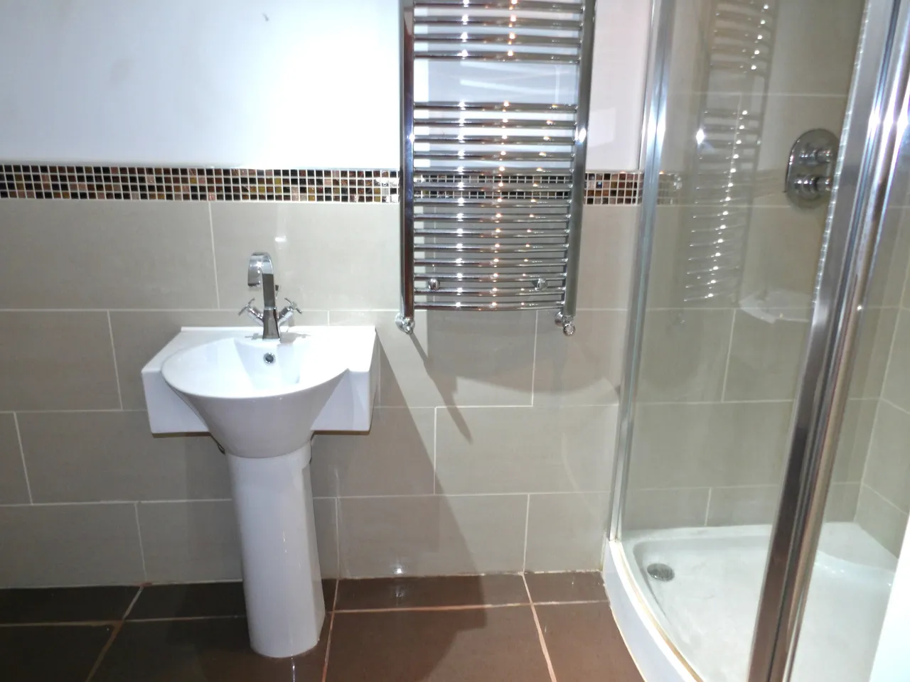 Main Street, Shelton, NG23, photo 16