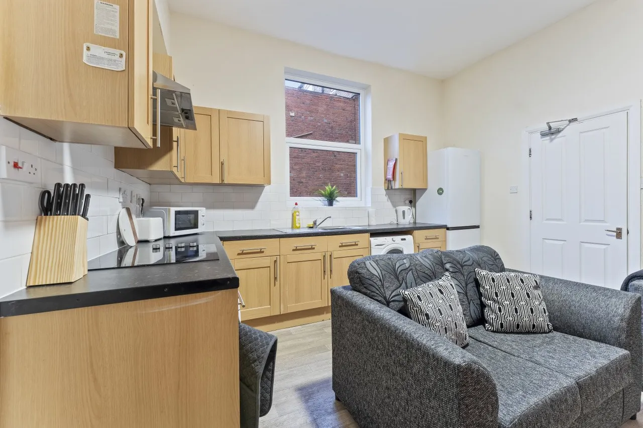 4 bed long_term to rent, Noel Street, Nottingham, NG7