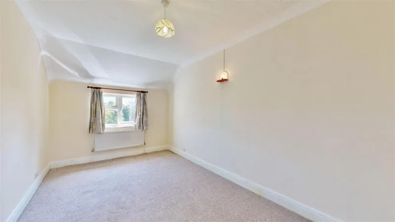 Wood Lane, Isleworth, photo 28