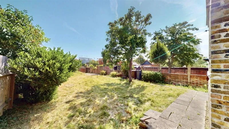 Wood Lane, Isleworth, photo 5