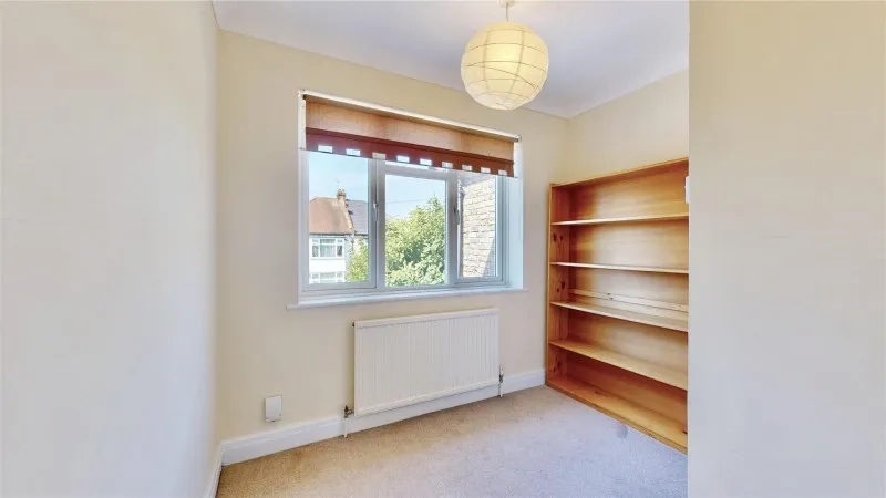 Wood Lane, Isleworth, photo 10