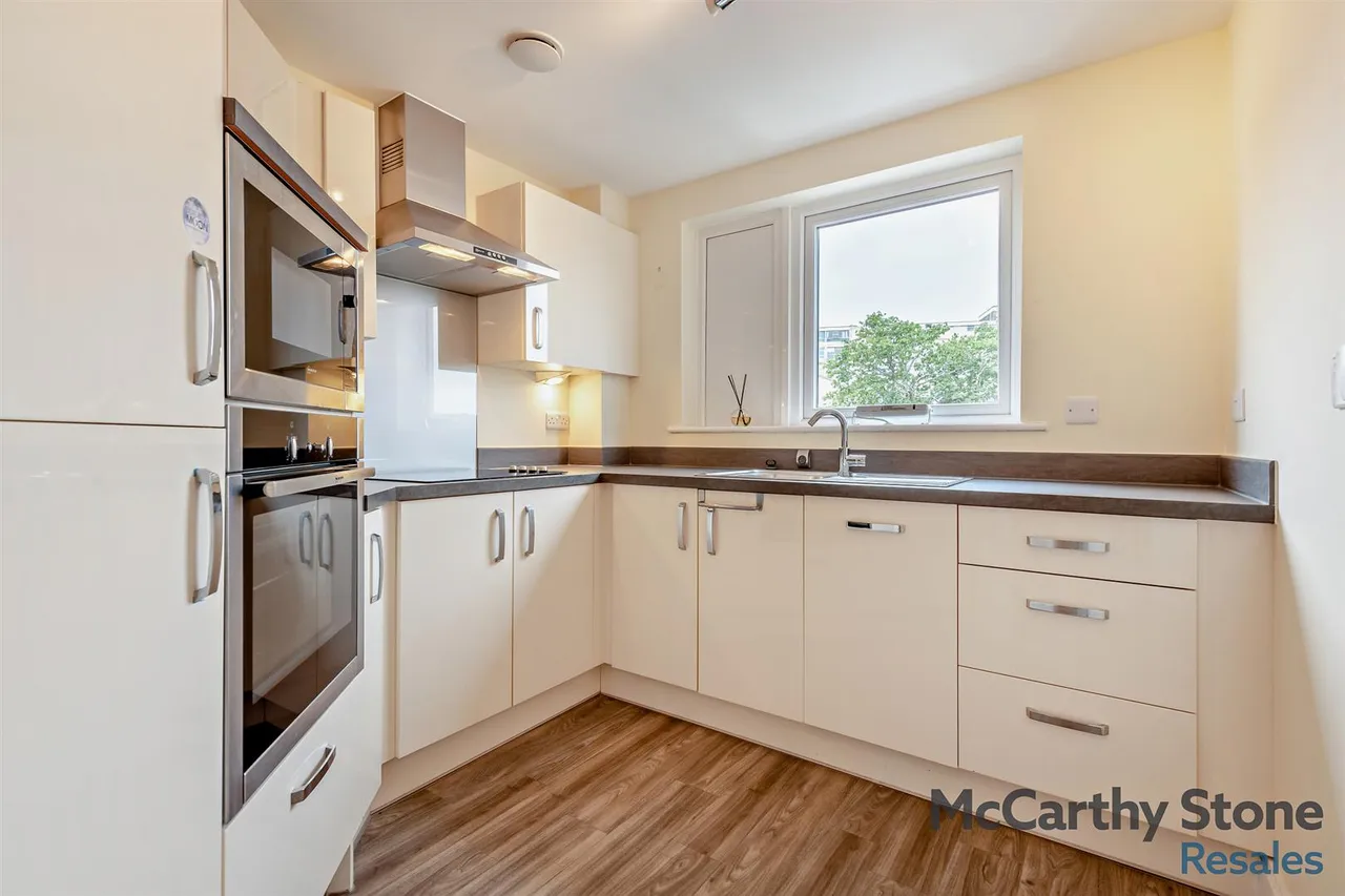 Churchfield Road, Poole, BH15, photo 6