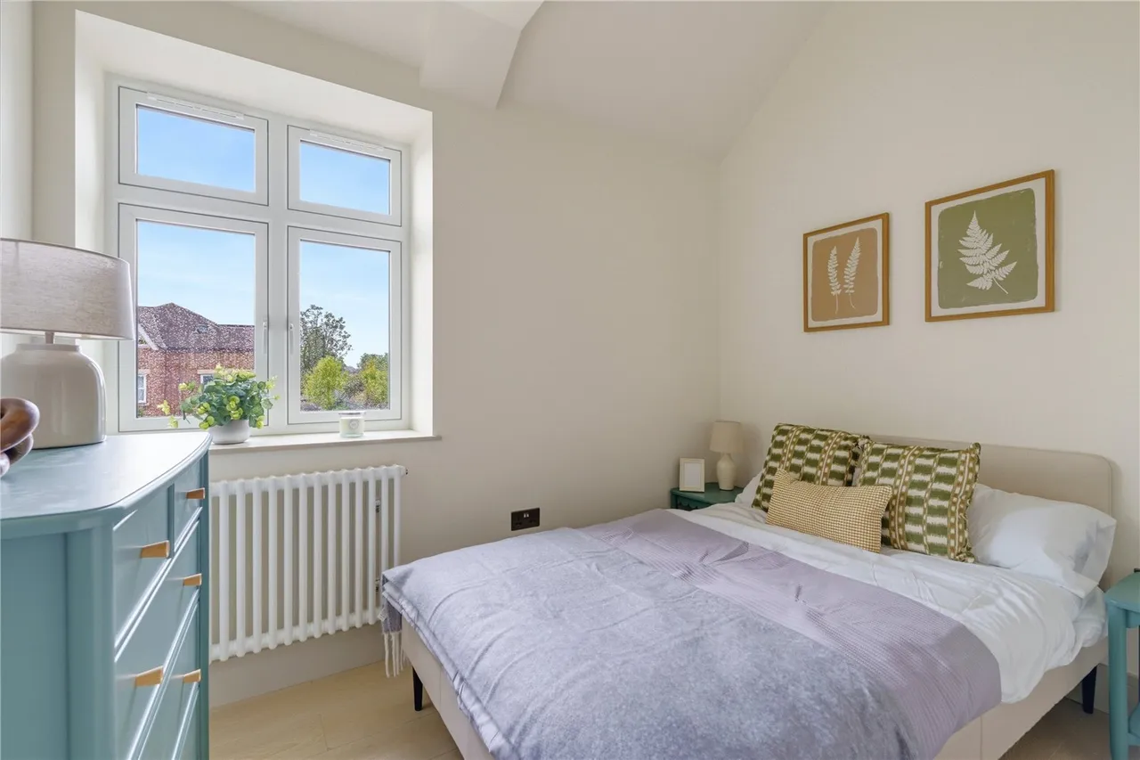 Granville Road, London, SW18, photo 6