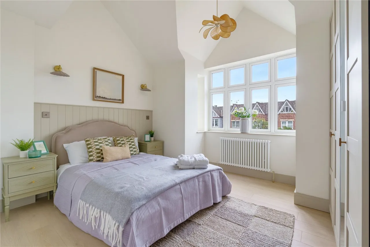 Granville Road, London, SW18, photo 4