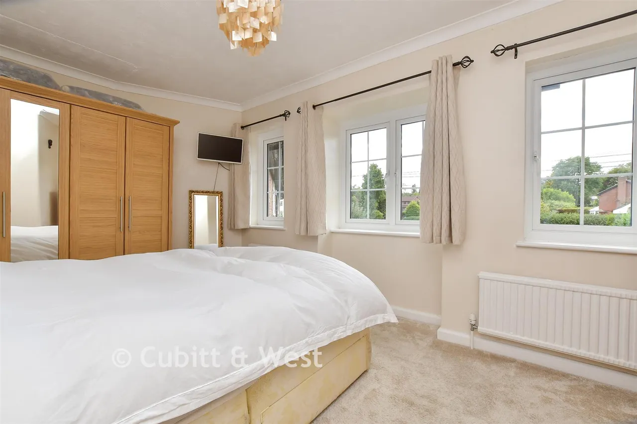 The Hoppety, Tadworth, KT20, photo 11