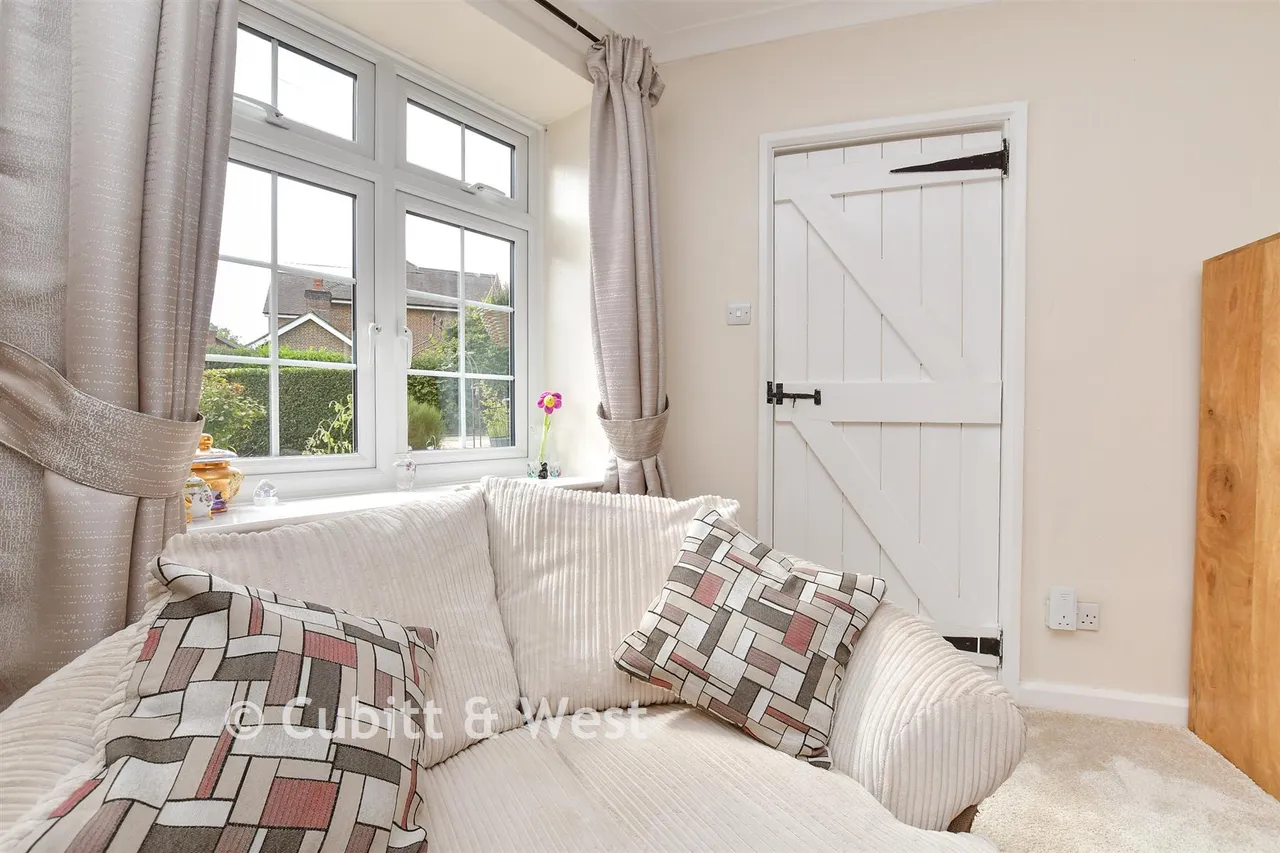 The Hoppety, Tadworth, KT20, photo 6