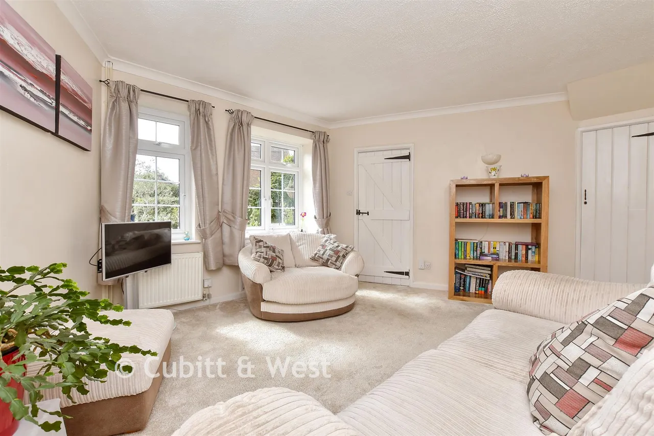 The Hoppety, Tadworth, KT20, photo 4