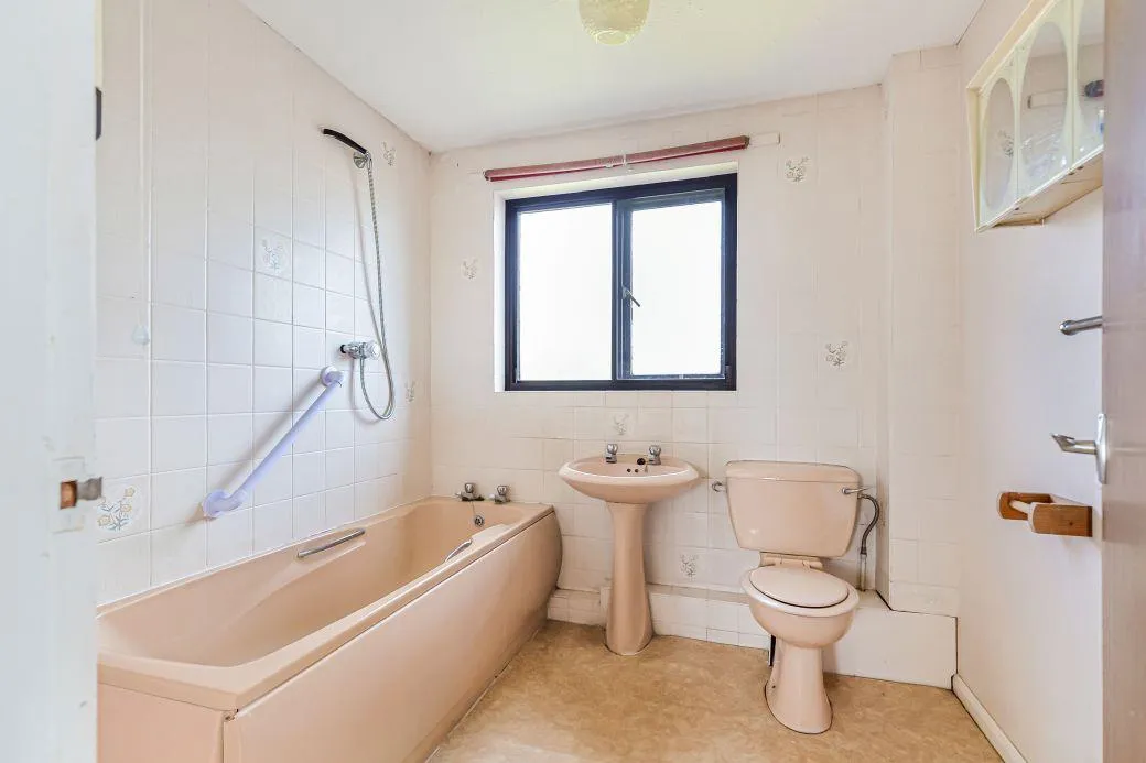 Buckingham Drive, Ely, CB6, photo 14