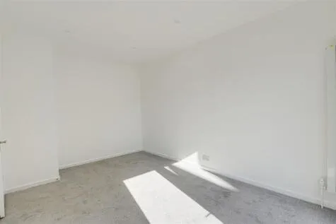 Lady Bay Court, West Bridgford, NG2, photo 2