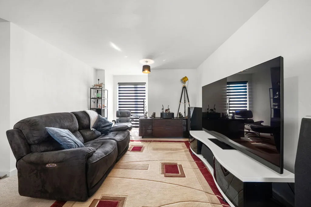 Howden Drive, Row Town KT15 1EA, photo 5