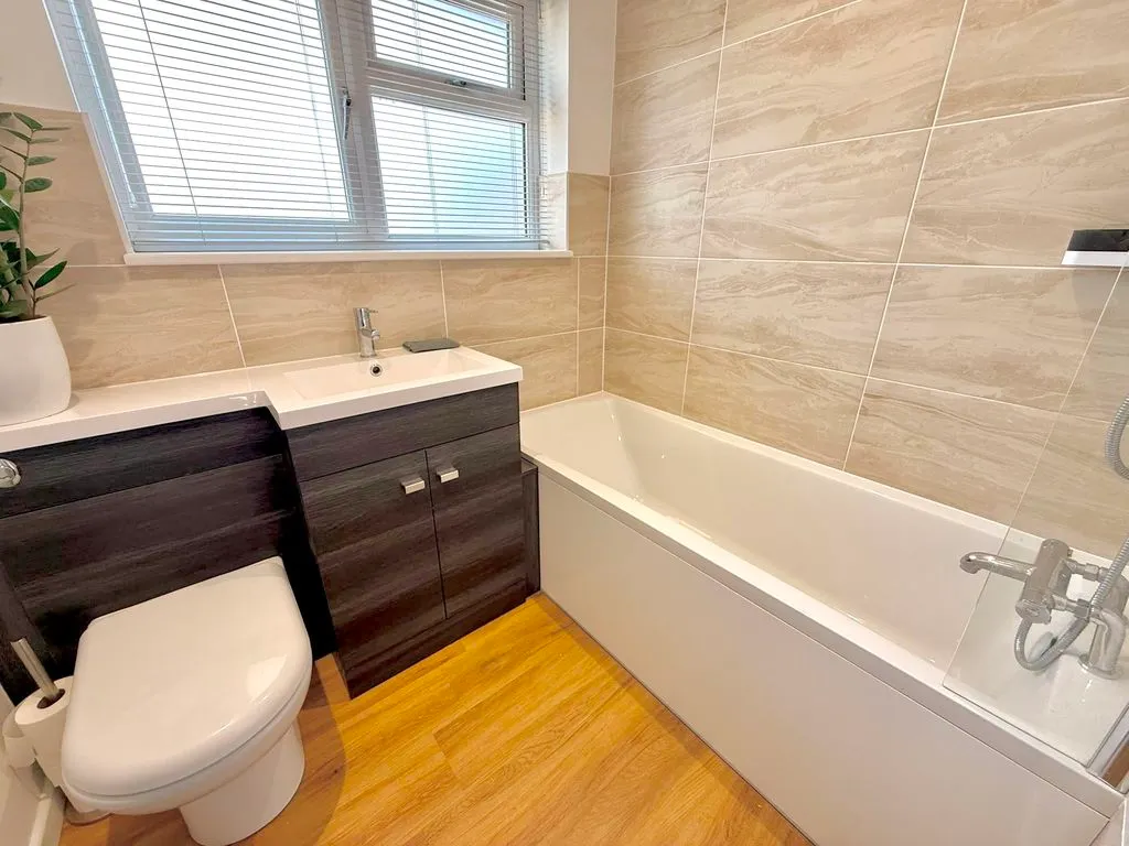 Allen Close, Dunstable LU5 4DG, photo 9