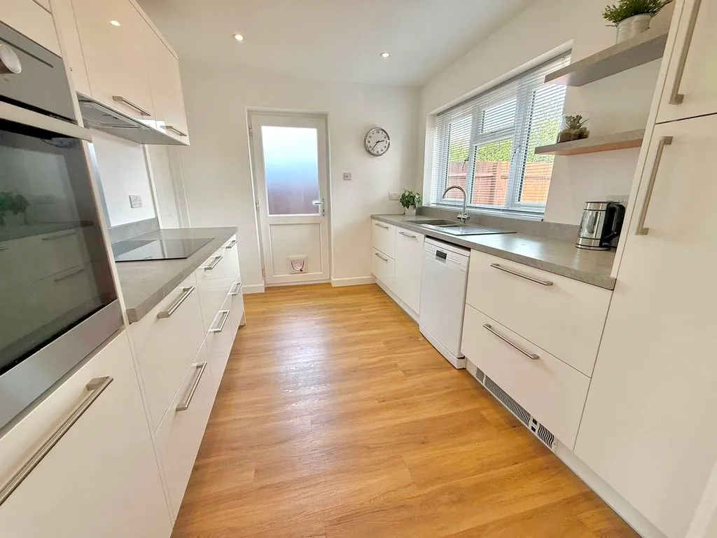Allen Close, Dunstable LU5 4DG, photo 2