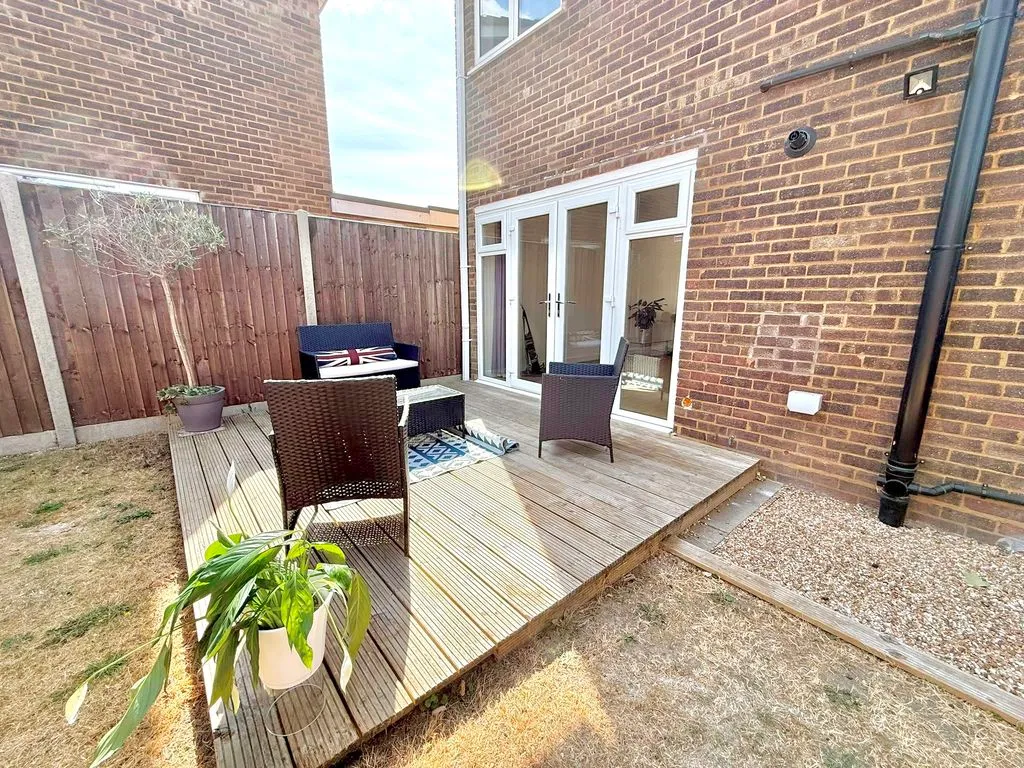 Allen Close, Dunstable LU5 4DG, photo 16