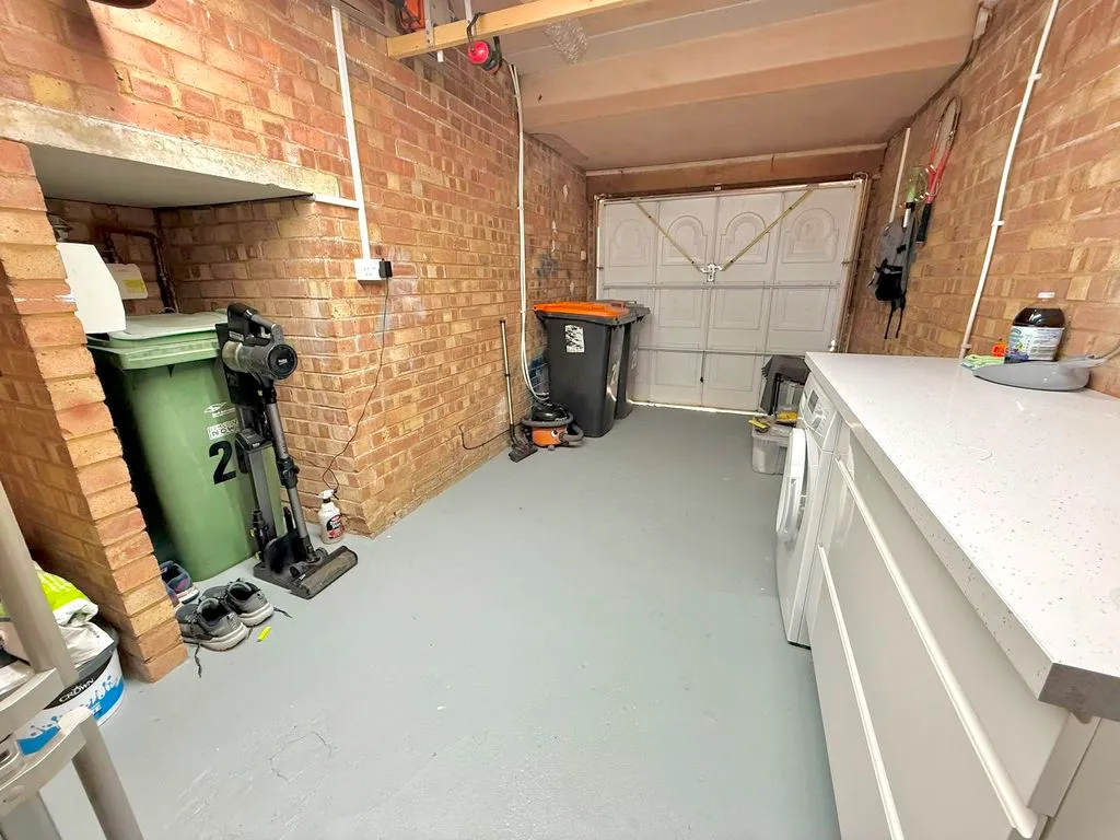 Allen Close, Dunstable LU5 4DG, photo 13
