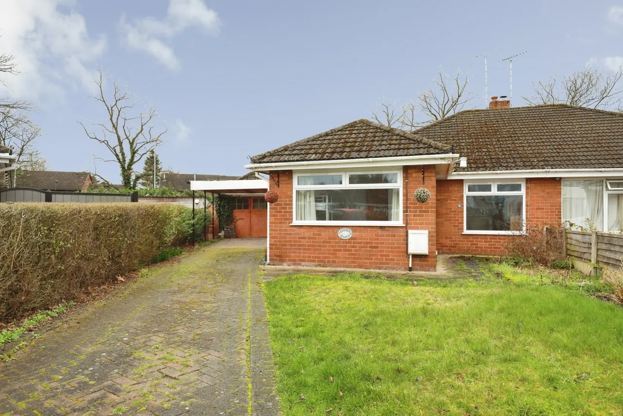 3 bed house for sale — Grasmere Avenue, Crewe, Cheshire, CW2
