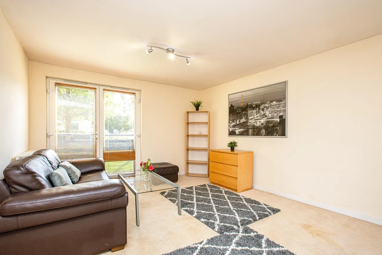 1 Firpark Close, Glasgow, photo 5