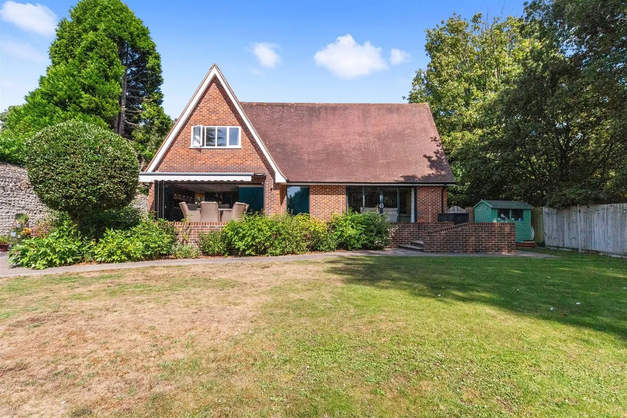 Fernhurst Drive, Goring-By-Sea, Worthing, photo 13
