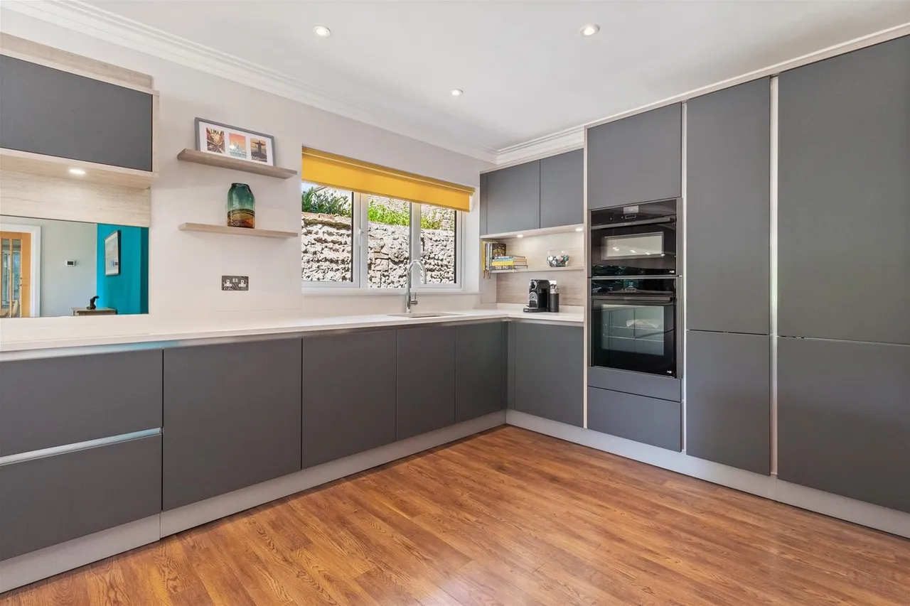 Fernhurst Drive, Goring-By-Sea, Worthing, photo 30