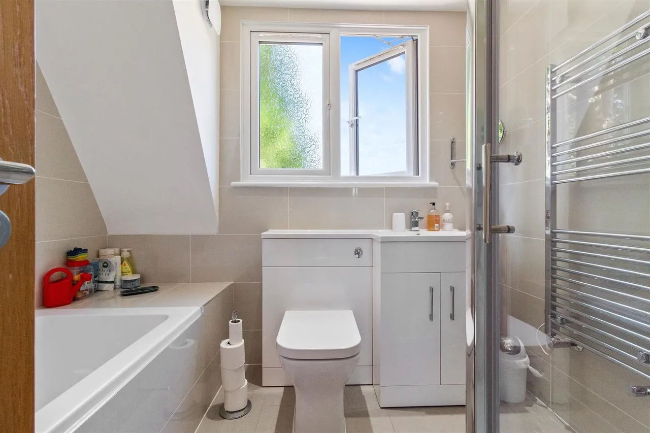 Fernhurst Drive, Goring-By-Sea, Worthing, photo 28