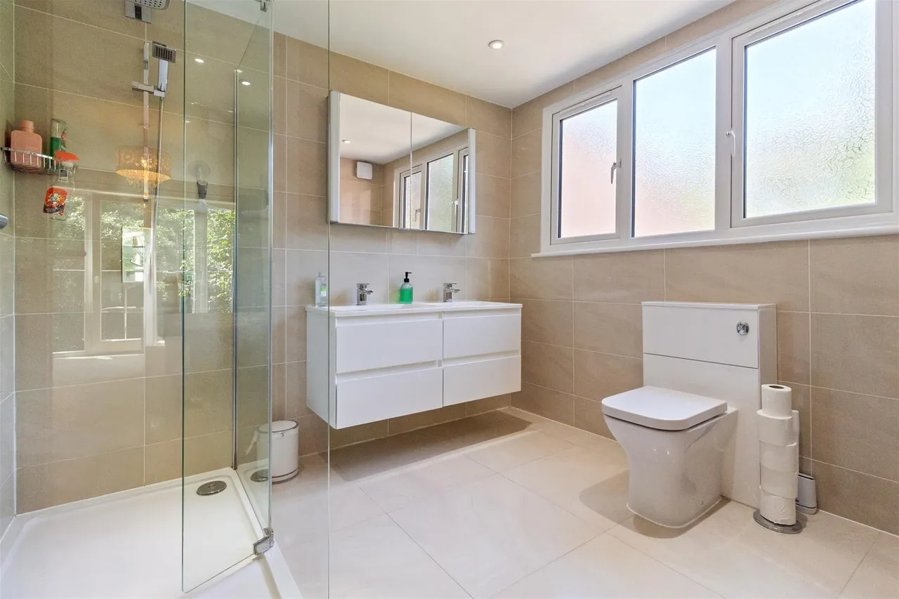 Fernhurst Drive, Goring-By-Sea, Worthing, photo 17