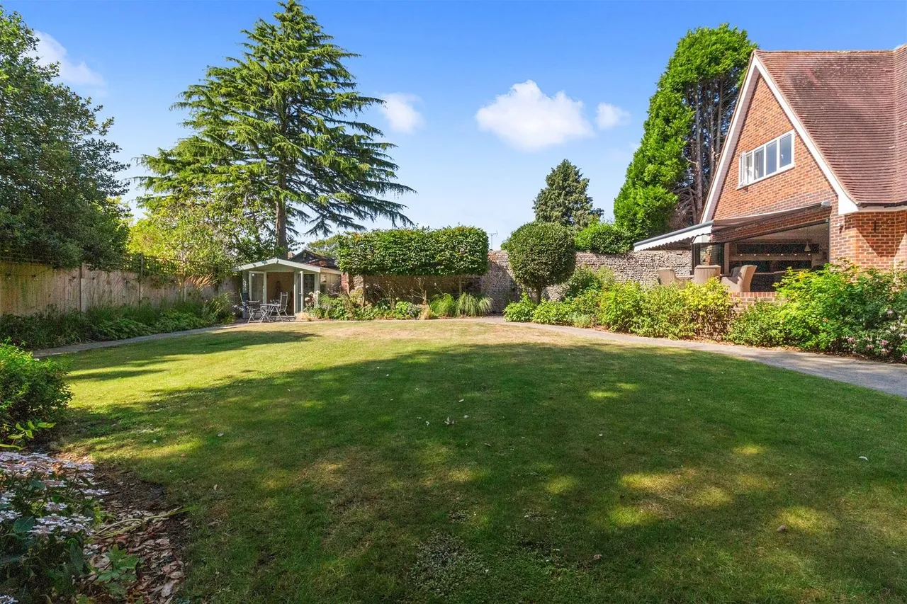 Fernhurst Drive, Goring-By-Sea, Worthing, photo 12