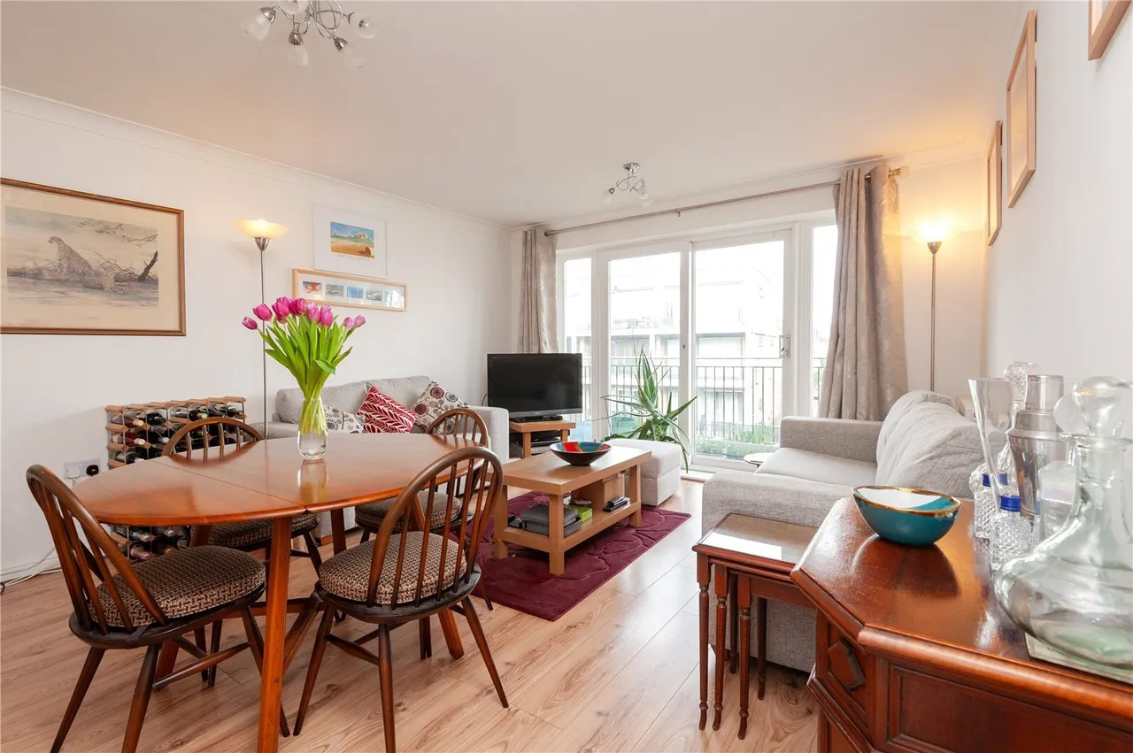 Second Cross Road, Twickenham, TW2, photo 2