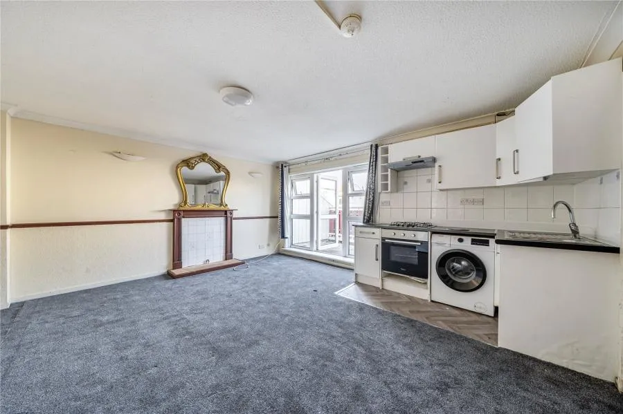 Dunmow Close, Feltham, TW13, photo 4
